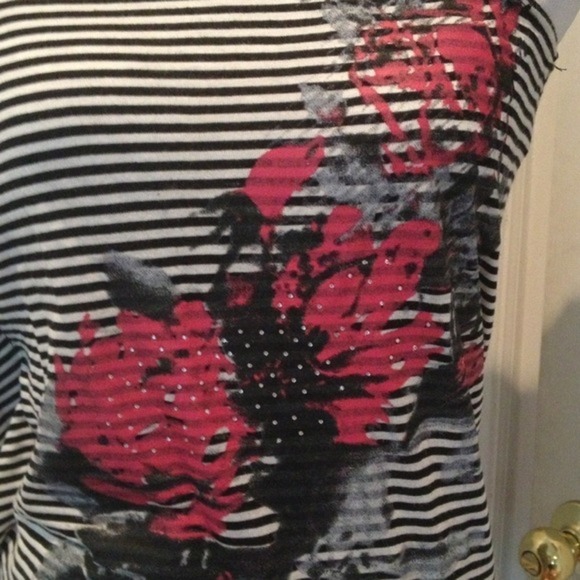 Rue 21 one shoulder top - Picture 2 of 4